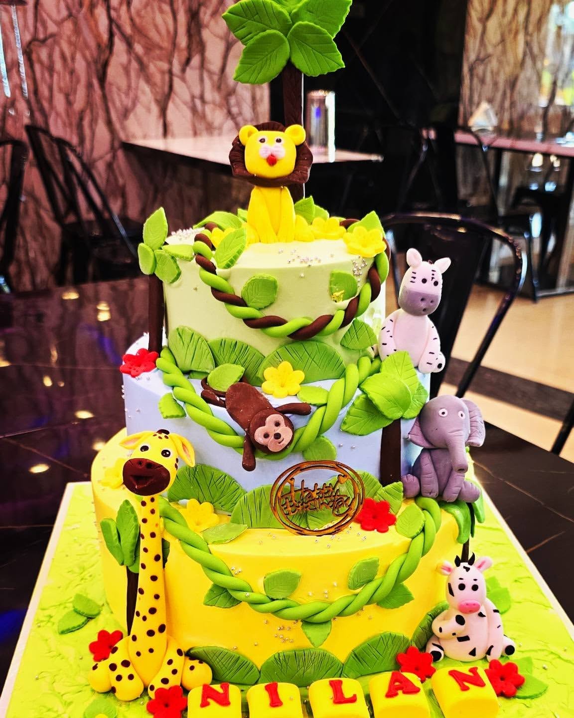 Sculpted designer showpiece cake